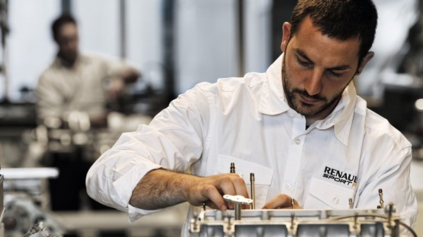 Renault Sport F1 engineer working and innovating 